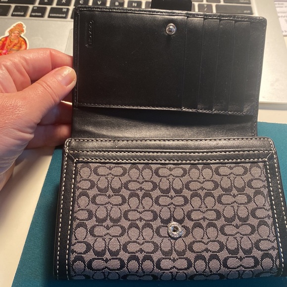Coach wallet - Picture 2 of 9